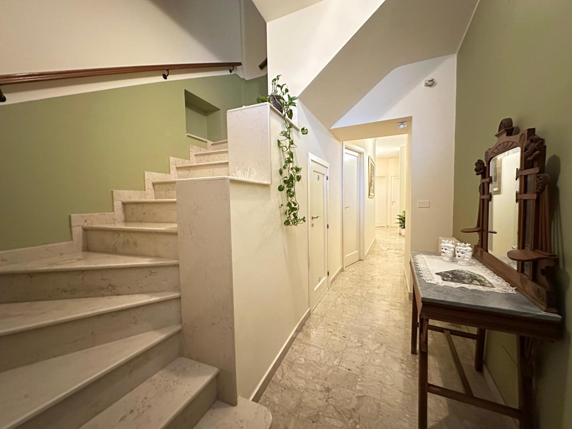 Historic B&B Apartments Home เคียรามอนเตกุลฟิ ภายนอก รูปภาพ