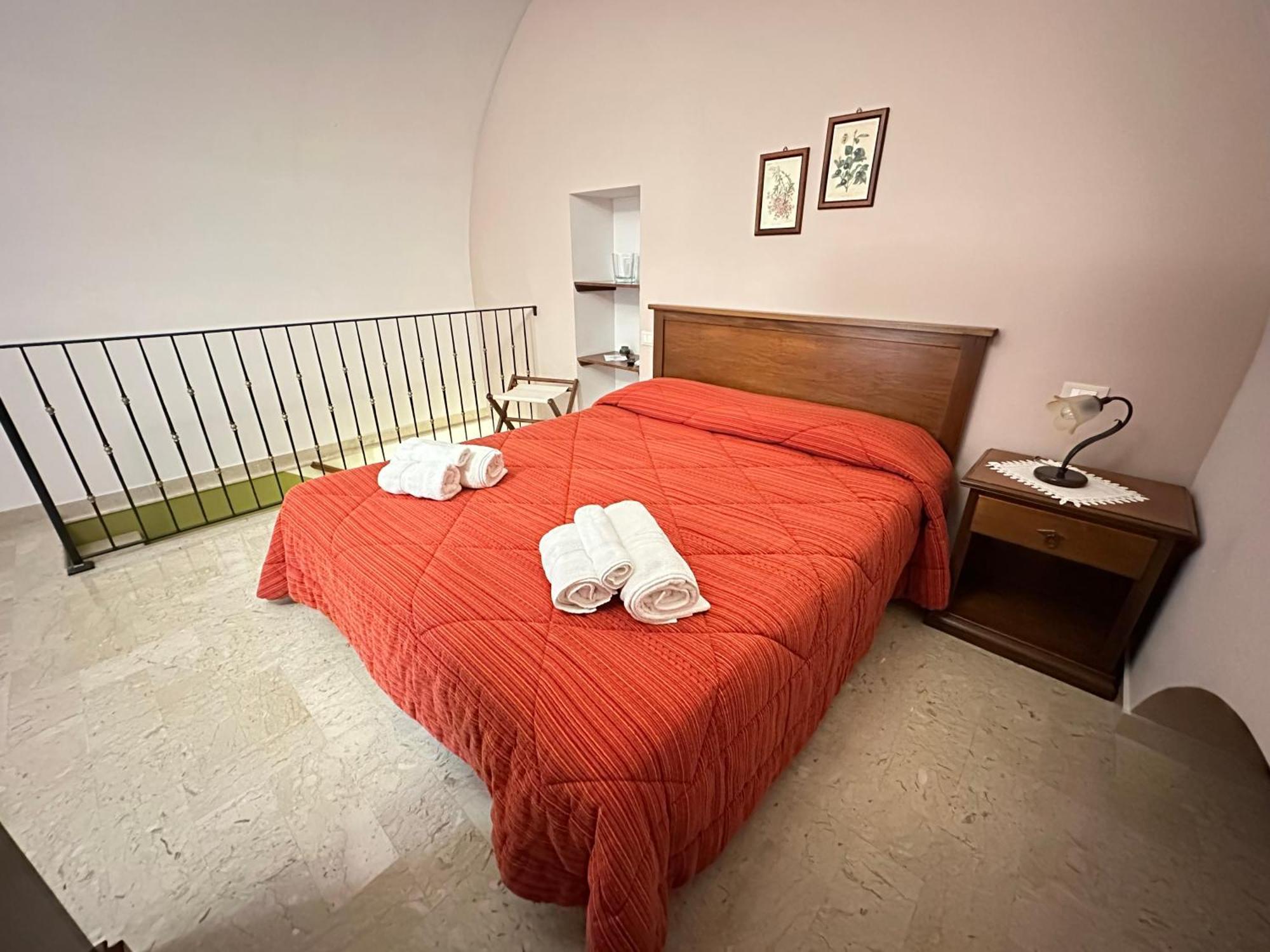 Historic B&B Apartments Home เคียรามอนเตกุลฟิ ภายนอก รูปภาพ